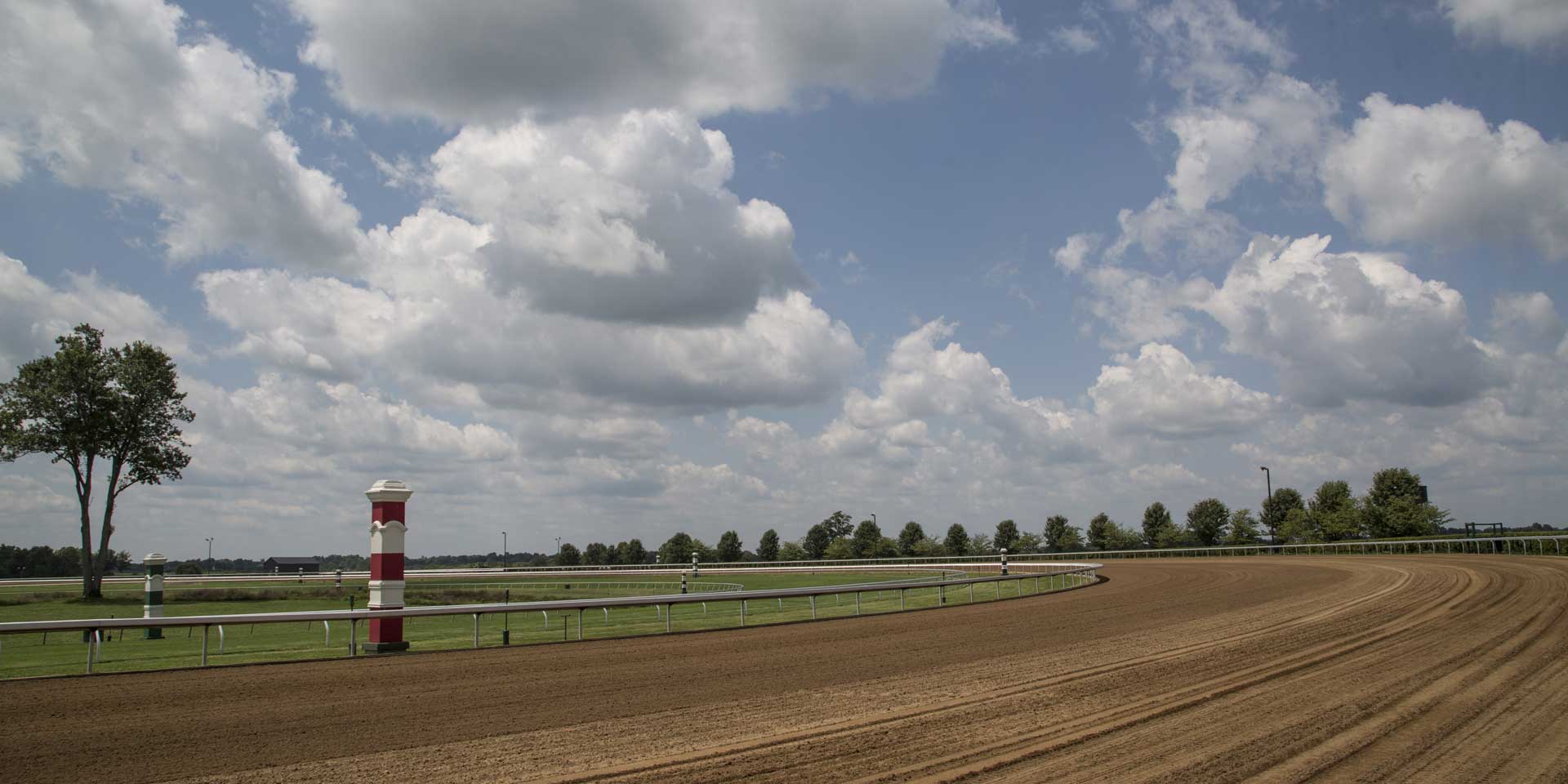 A wide shot of one of Keencanter’s dirt tracks.